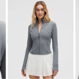 RARE NWT Lululemon Size 4 - Define Cropped Jacket Nulu (Color: Solar Grey)